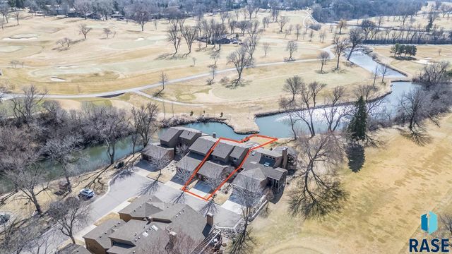 1445 S Westward Ho Pl Place, Sioux Falls, SD 57104