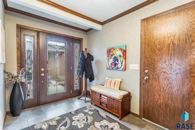 1445 S Westward Ho Pl Place, Sioux Falls, SD 57104