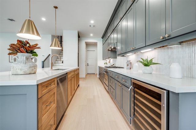 7512 Shadyvilla Lane, Houston, TX 77055