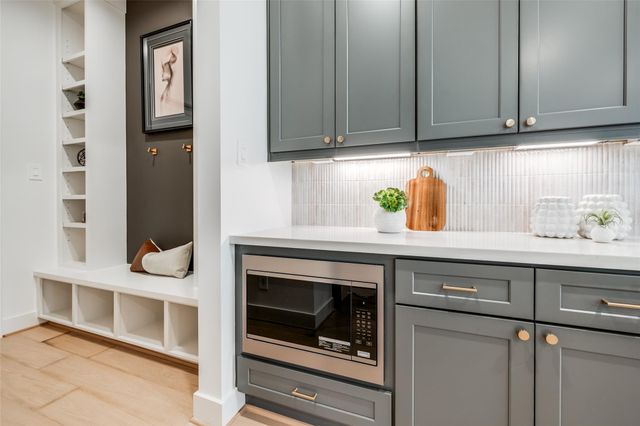 7512 Shadyvilla Lane, Houston, TX 77055