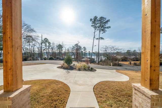 404 Peninsula Drive, Hot Springs, AR 71901