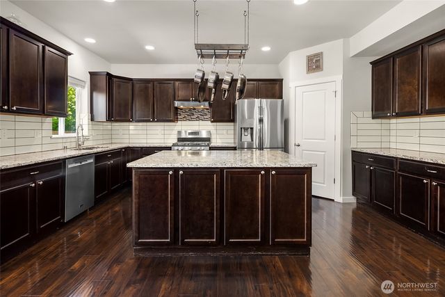8223 49th Street NE, Marysville, WA 98270
