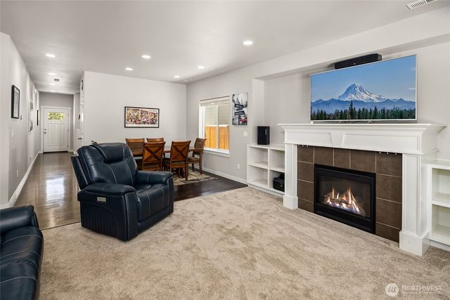 8223 49th Street NE, Marysville, WA 98270