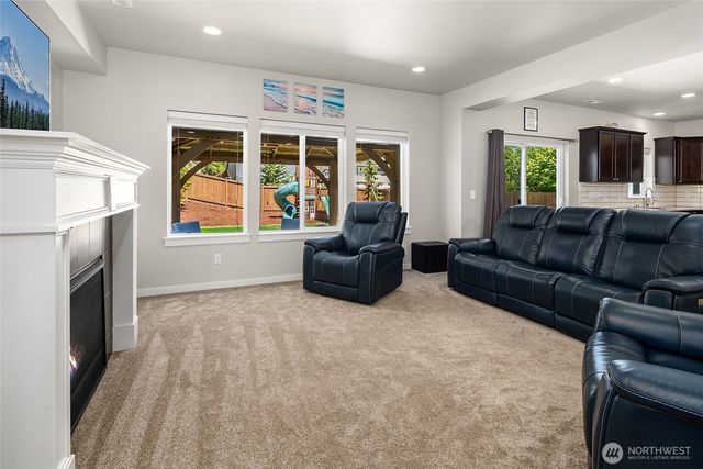 8223 49th Street NE, Marysville, WA 98270