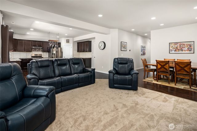 8223 49th Street NE, Marysville, WA 98270