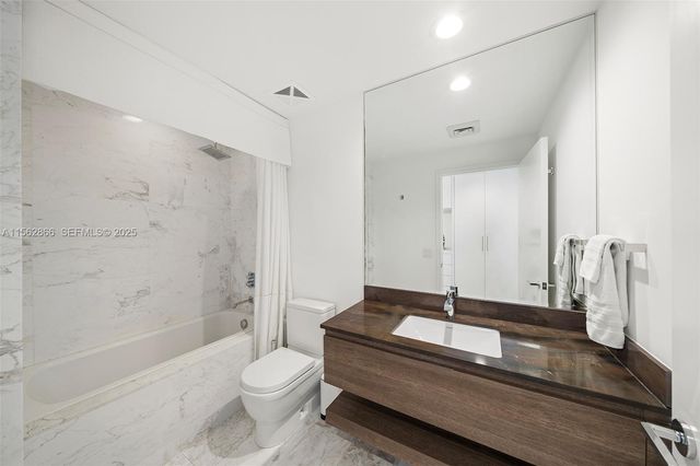 360 Ocean Drive 905S, Key Biscayne, FL 33149
