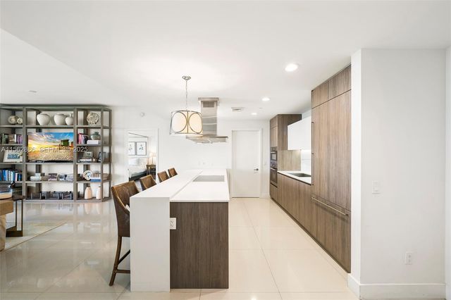 360 Ocean Drive 905S, Key Biscayne, FL 33149