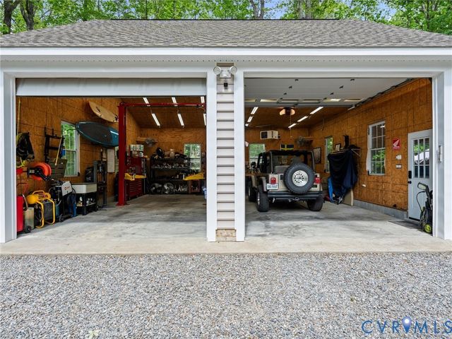 2505 Crest Hollow Ct, Goochland, VA 23063