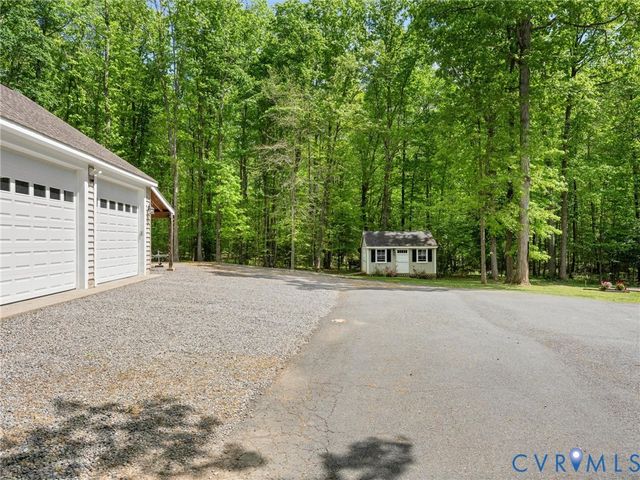 2505 Crest Hollow Ct, Goochland, VA 23063