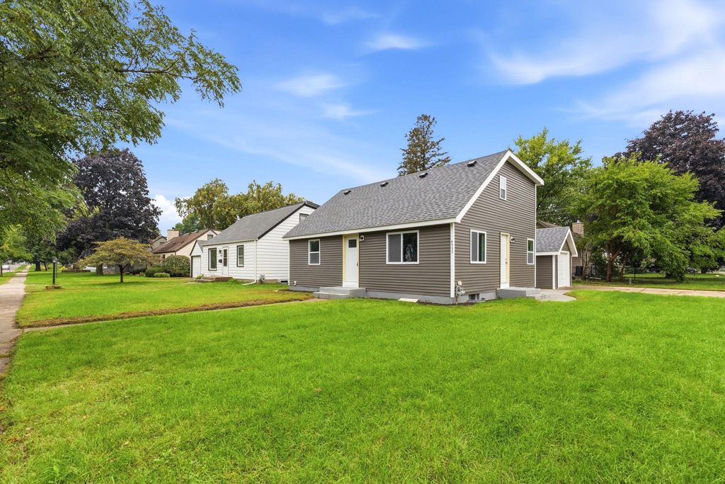 4533 Welcome Avenue N, Crystal, MN 55422 — photo 3
