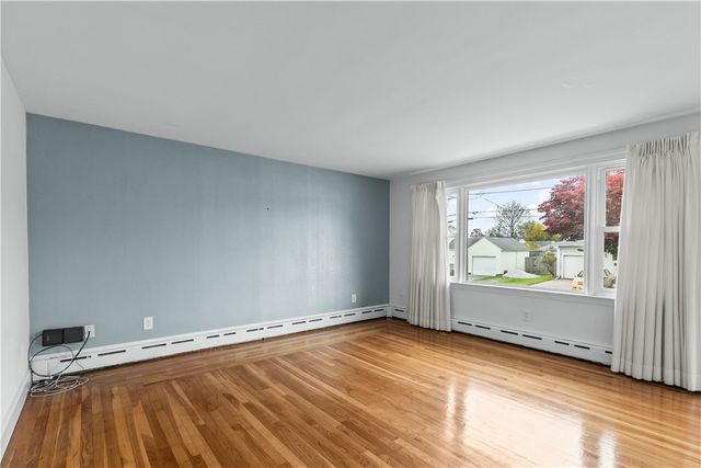 64 Kenyon Road, Tiverton, RI 02878