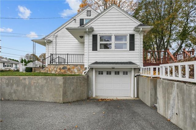 64 Kenyon Road, Tiverton, RI 02878