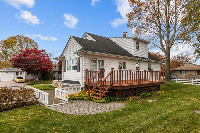 64 Kenyon Road, Tiverton, RI 02878