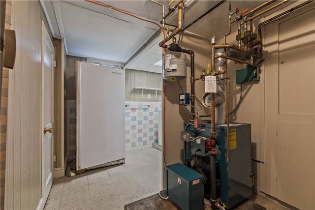 64 Kenyon Road, Tiverton, RI 02878