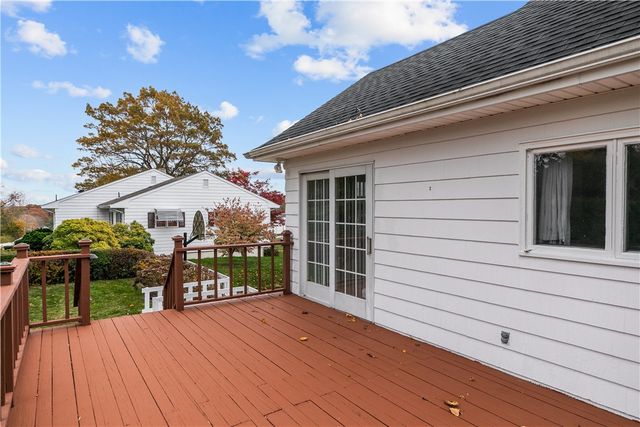 64 Kenyon Road, Tiverton, RI 02878