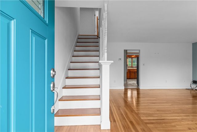 64 Kenyon Road, Tiverton, RI 02878