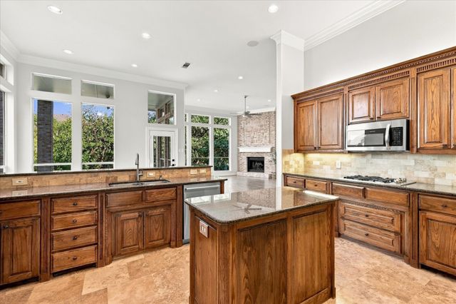 3102 Hillside Drive, Highland Village, TX 75077