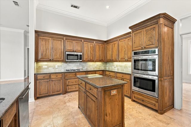 3102 Hillside Drive, Highland Village, TX 75077