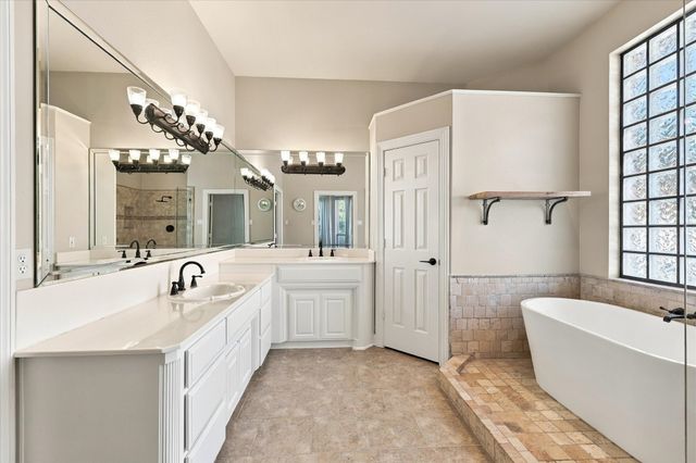 3102 Hillside Drive, Highland Village, TX 75077