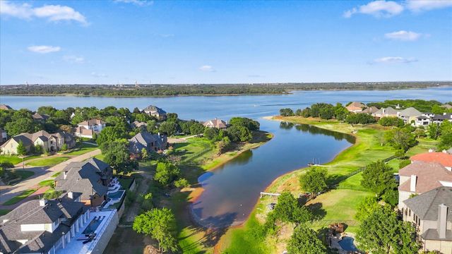 3102 Hillside Drive, Highland Village, TX 75077