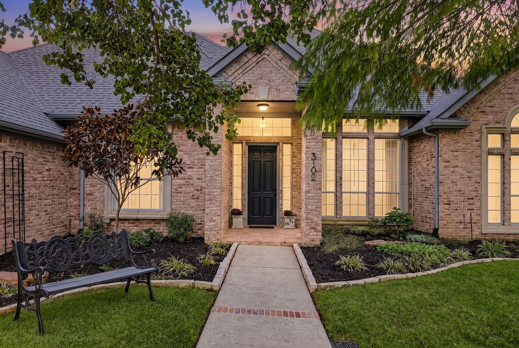 3102 Hillside Drive, Highland Village, TX 75077