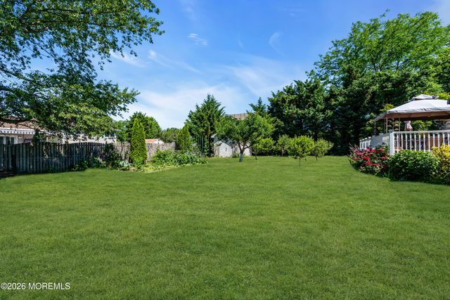 27 Golf Street, West Long Branch, NJ 07764
