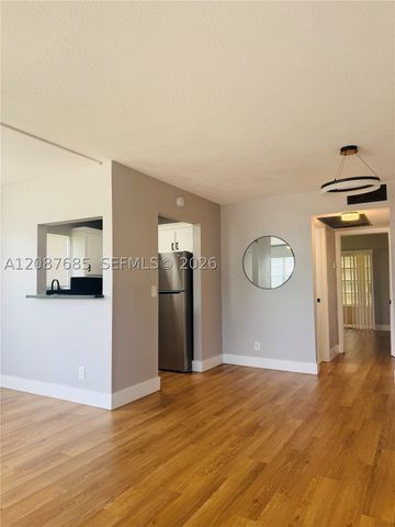 21 Windsor B 21, West Palm Beach, FL 33417