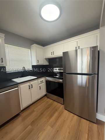 21 Windsor B 21, West Palm Beach, FL 33417