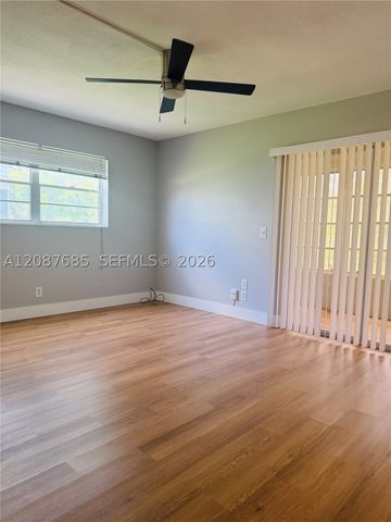 21 Windsor B 21, West Palm Beach, FL 33417