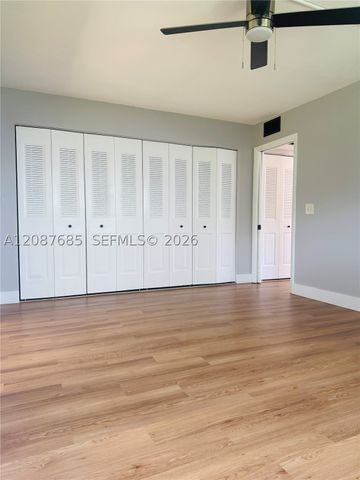21 Windsor B 21, West Palm Beach, FL 33417