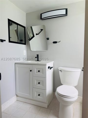21 Windsor B 21, West Palm Beach, FL 33417