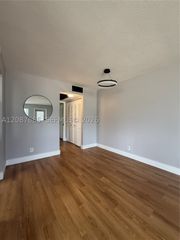 21 Windsor B 21, West Palm Beach, FL 33417