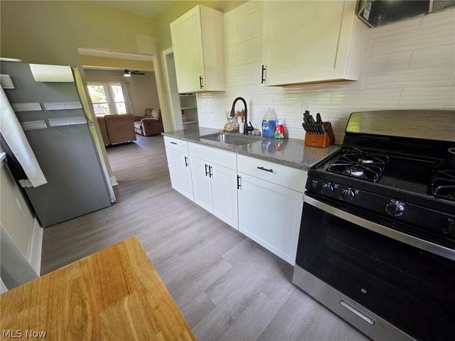 3909 Burger Avenue, Cleveland, OH 44109