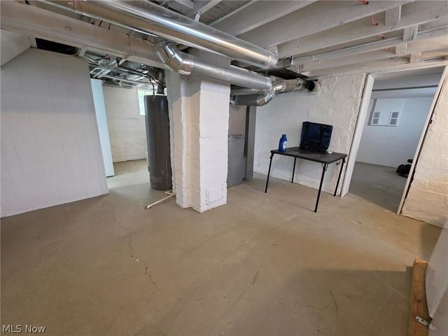 3909 Burger Avenue, Cleveland, OH 44109