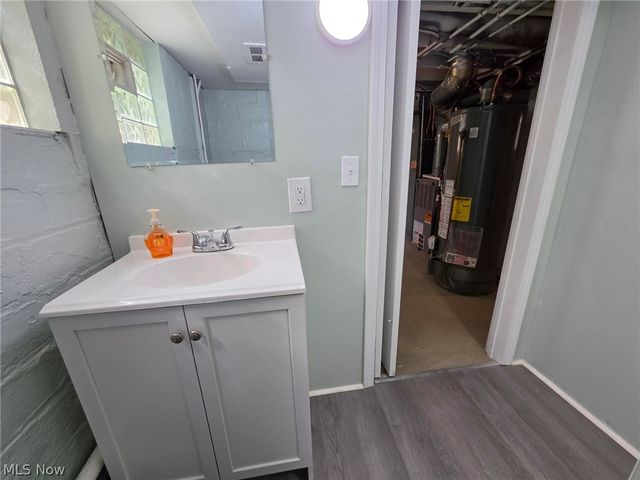 3909 Burger Avenue, Cleveland, OH 44109