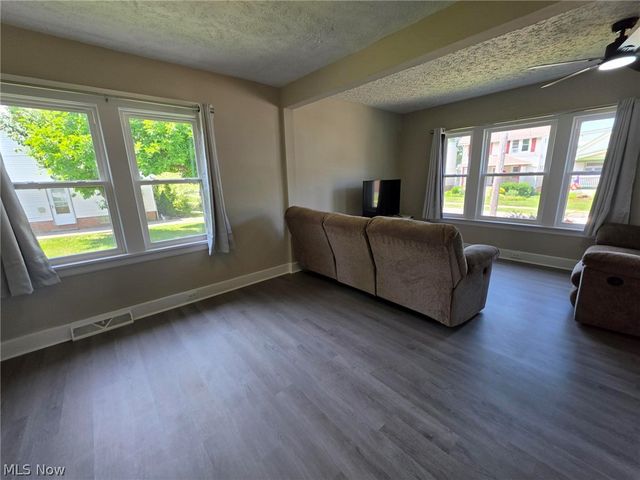 3909 Burger Avenue, Cleveland, OH 44109