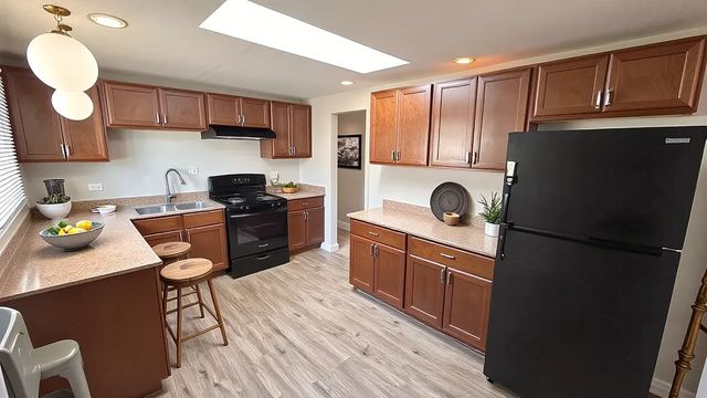 14039 S Claire Boulevard, Robbins, IL 60472