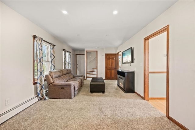 43 Tucker St, Fall River, MA 02724