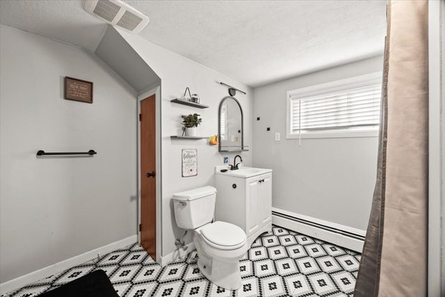 43 Tucker St, Fall River, MA 02724