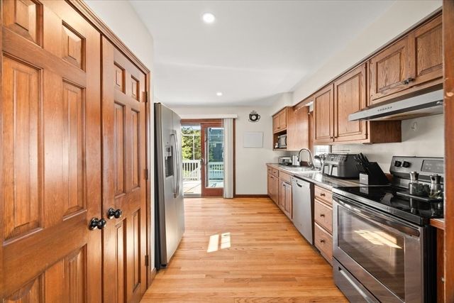 43 Tucker St, Fall River, MA 02724