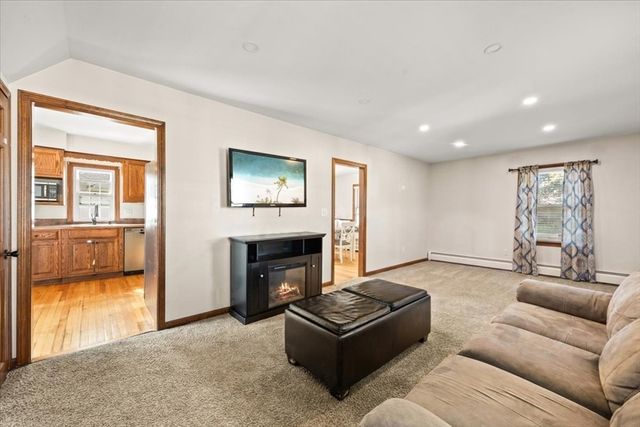 43 Tucker St, Fall River, MA 02724