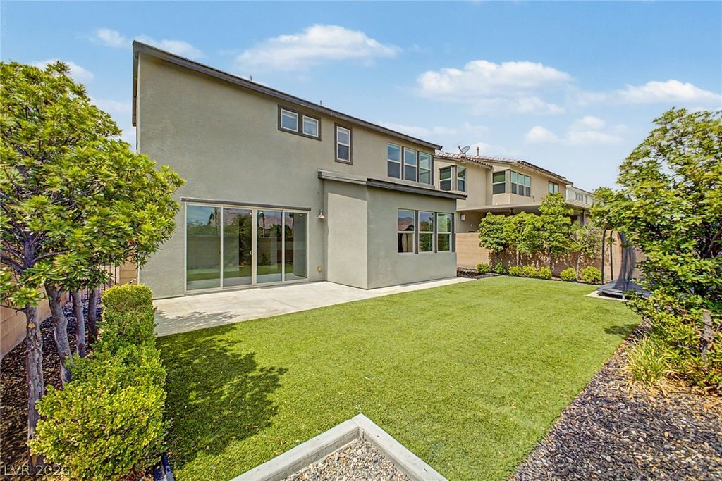 8300 Charleston Peak Street, Las Vegas, NV 89166 — exterior