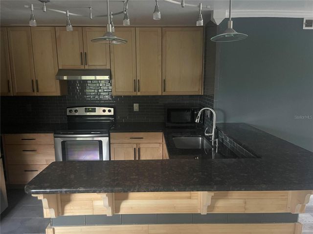 2685 SABAL SPRINGS CIRCLE 102, Clearwater, FL 33761