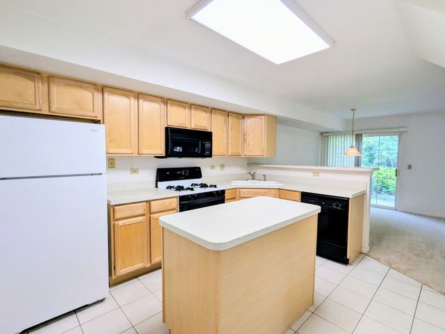 13917 S Cambridge Circle, Plainfield, IL 60544