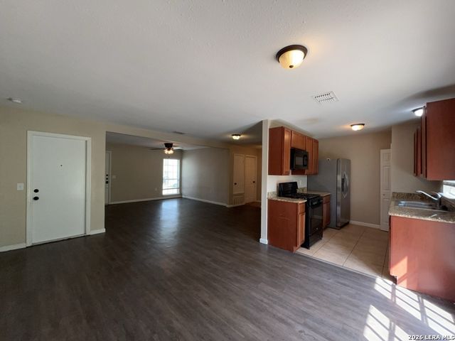 12005 Prairie Oak St, Live Oak, TX 78233