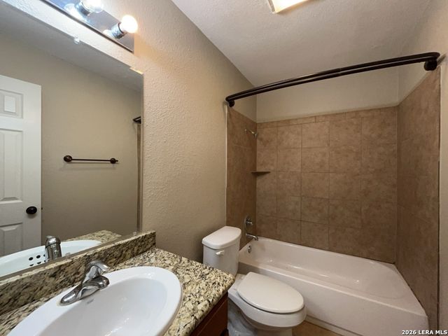 12005 Prairie Oak St, Live Oak, TX 78233