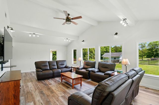 5350 Brook Road NW, Lancaster, OH 43130
