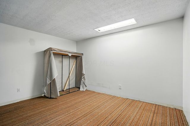 5350 Brook Road NW, Lancaster, OH 43130