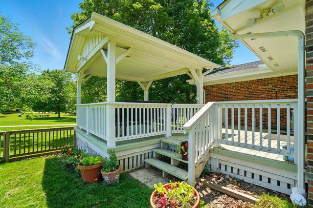 5350 Brook Road NW, Lancaster, OH 43130