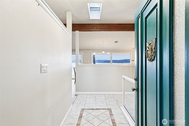 17340 Golden View Avenue, La Conner, WA 98257